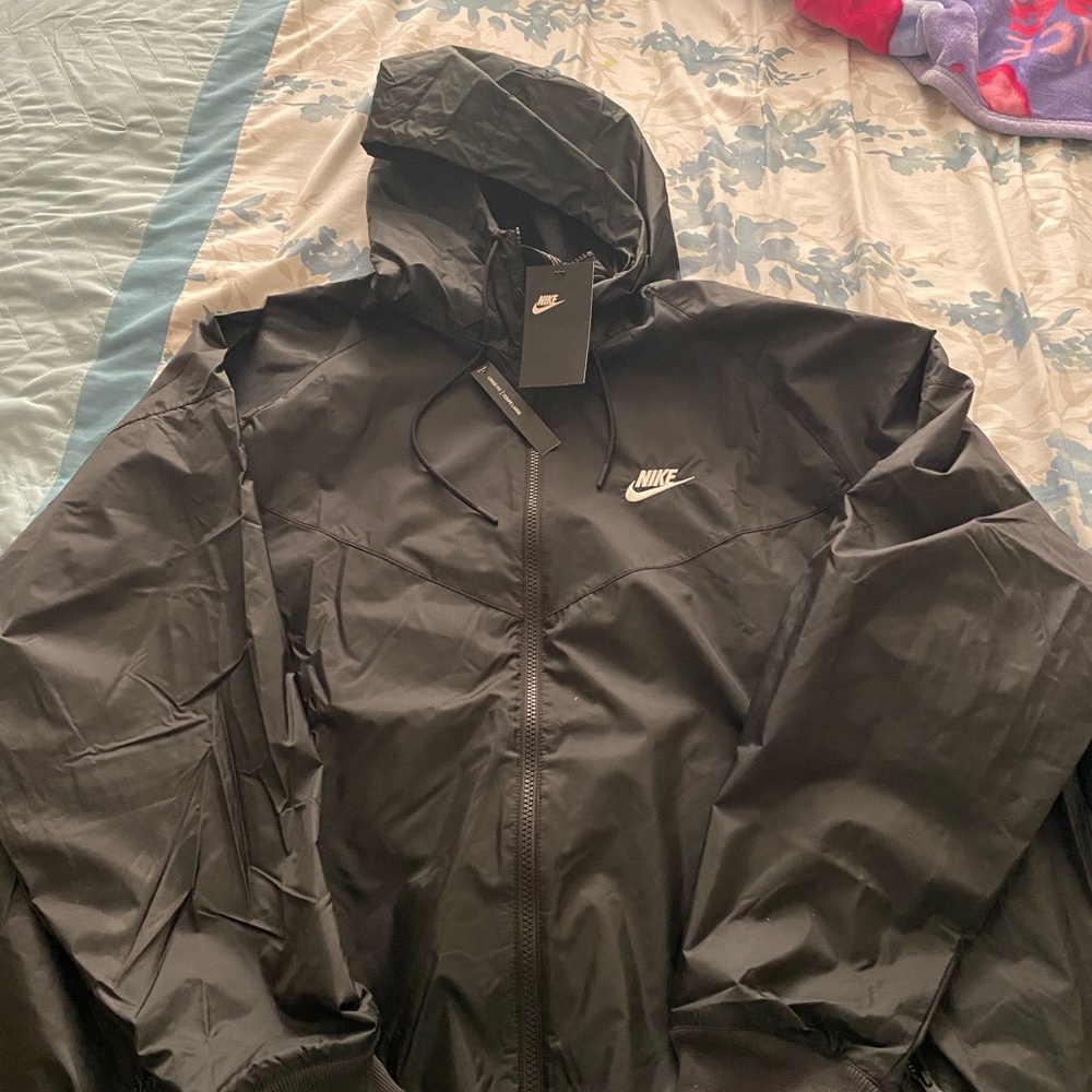 Nike men’s windbreaker brand new!